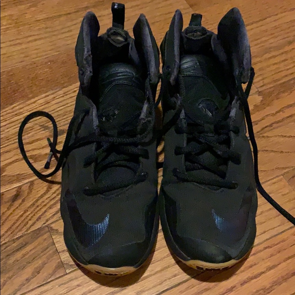 Nike boy shoes